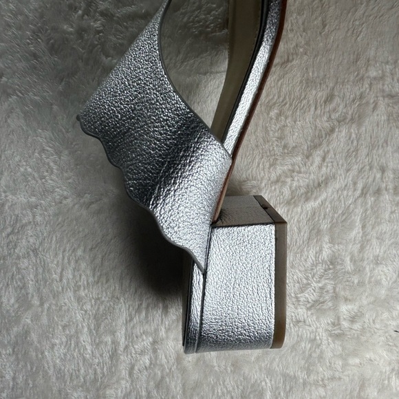 Marc Fisher Silver Textured Leather Block Heel Sandals Size 10 - Picture 11 of 12